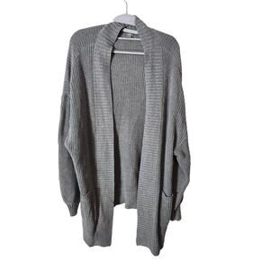 Women's Arie Light weight gray sweater cardigan size medium